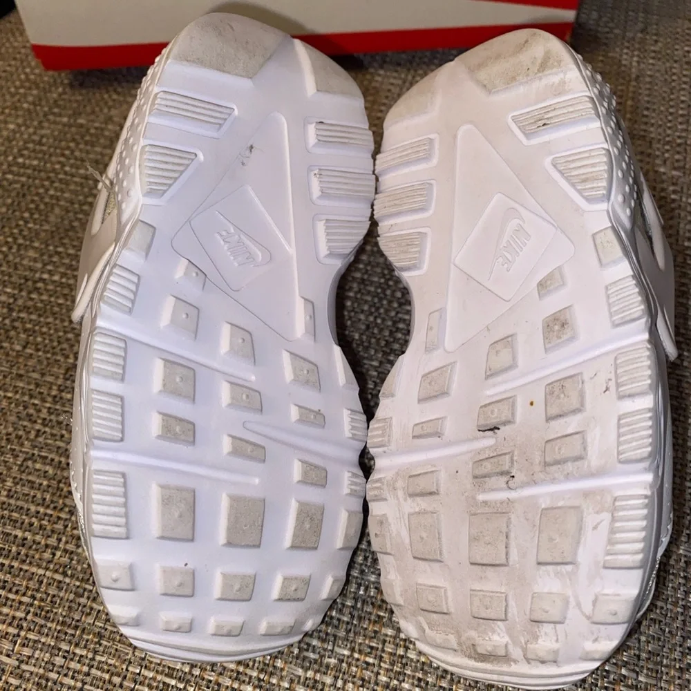Kids Nike Huarache shoes size 5c - Picture 5 of 7